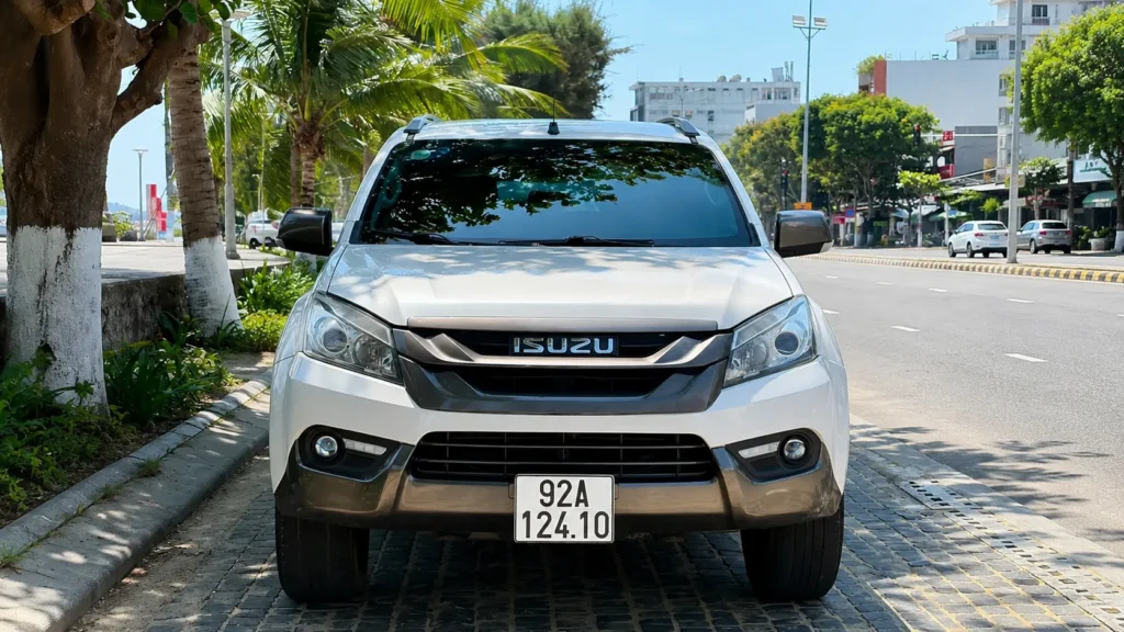 Home 12 Hoi An Private Car - Modern 7 Seater SUV for Airport Transfers and Private Tours
